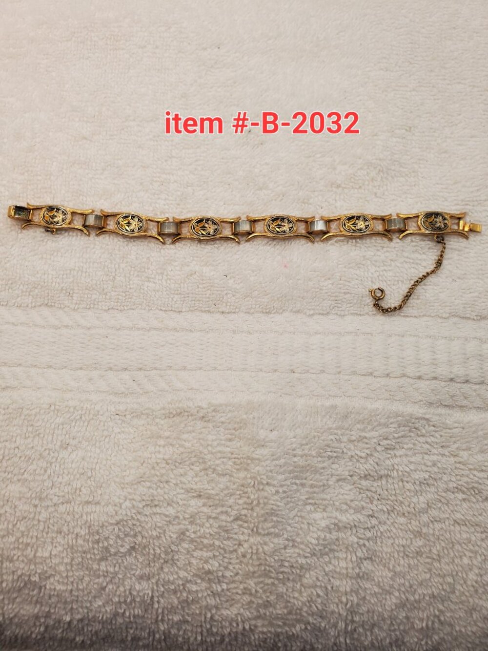 1 Bracelet, item # B-2032, wt. 19 grams.